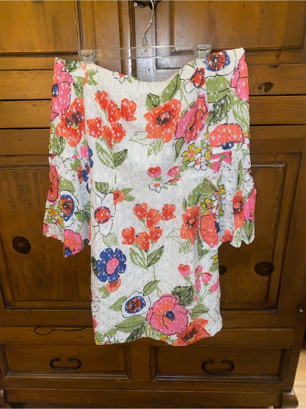 Trina Turk Off-Shoulder Floral Lace
Dress-Bell Sleeves-Size 4 - Picture 7 of 7